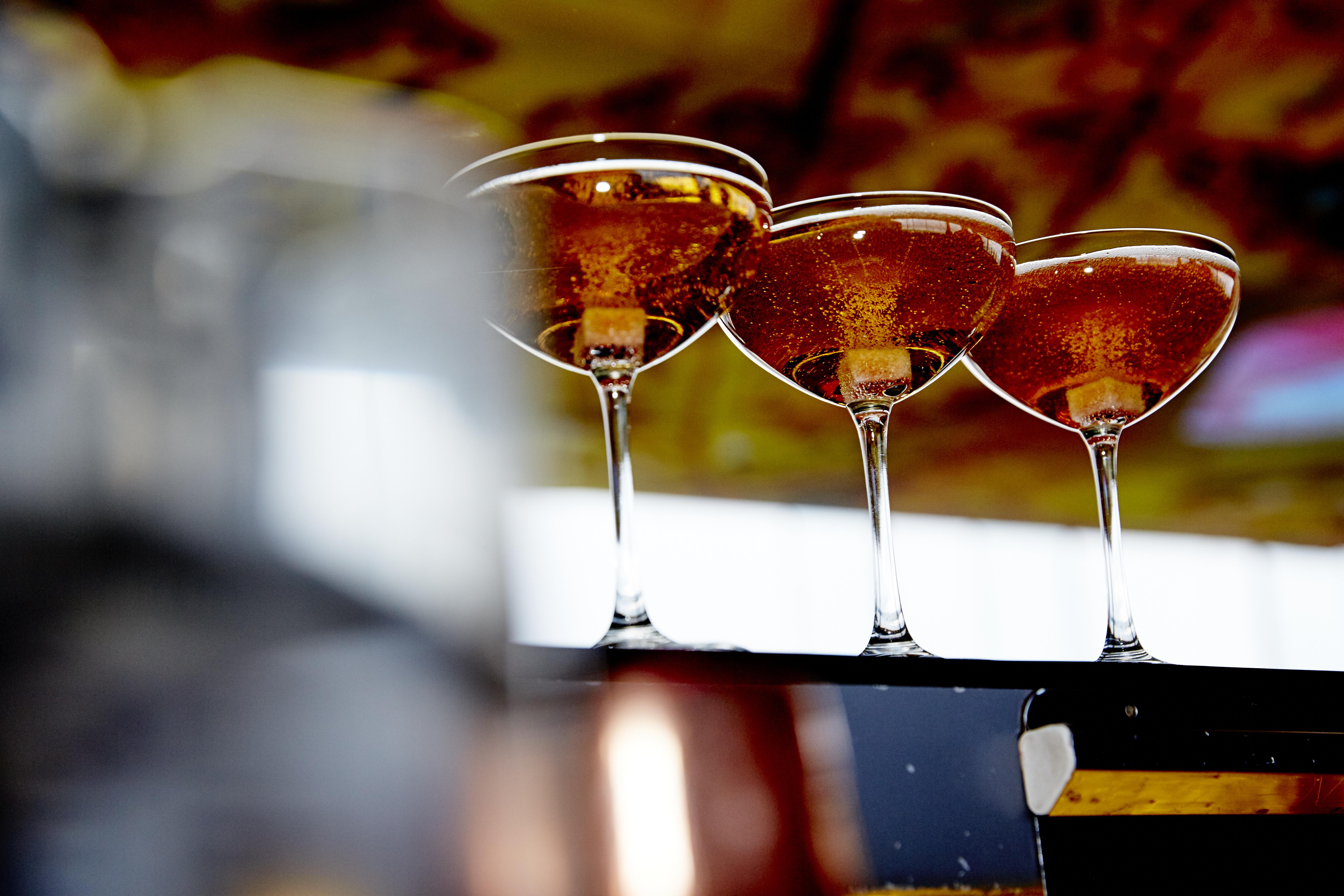 Hotel So/ Vienna Esterno foto Glasses of vermouth