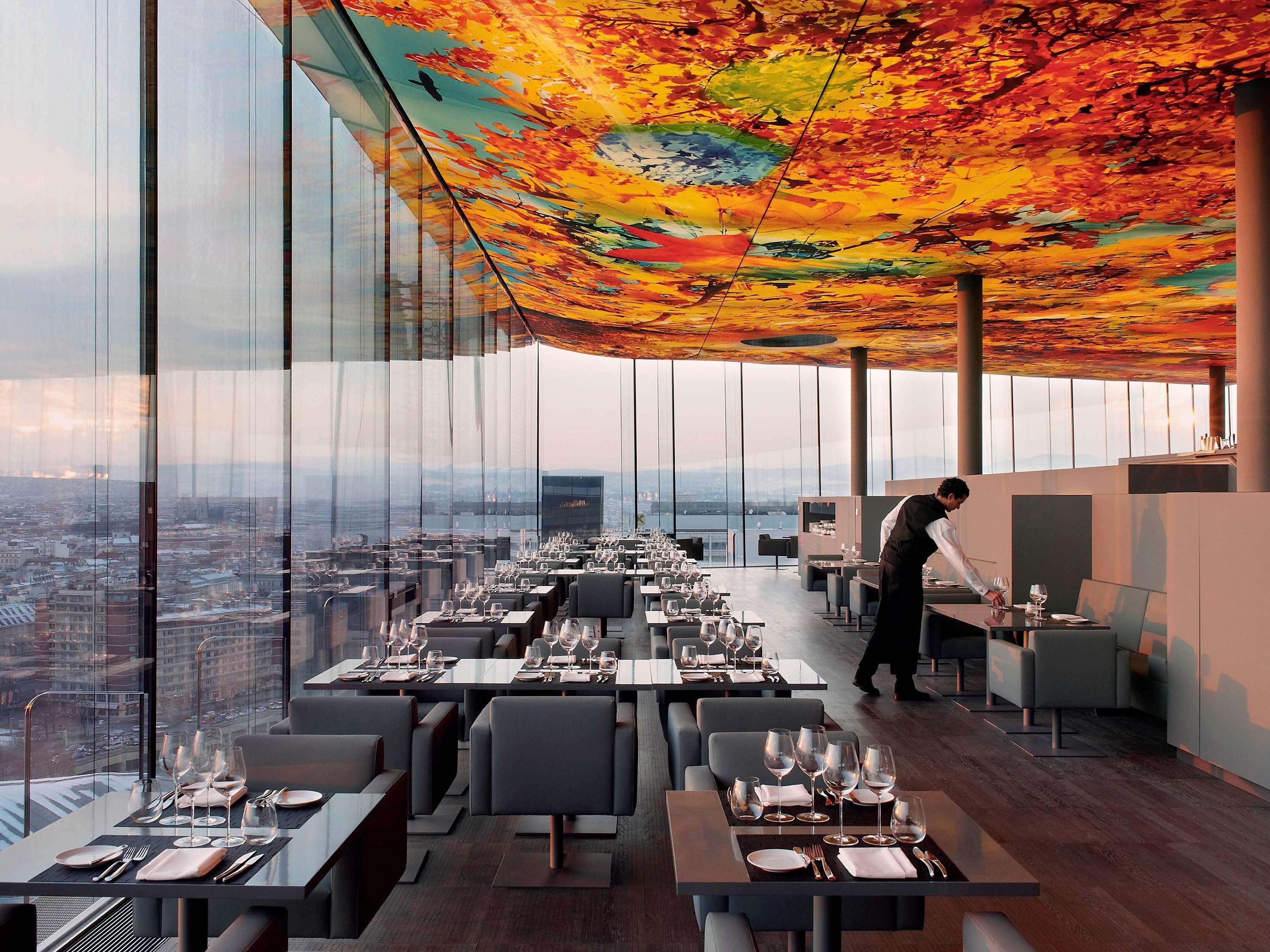 Hotel So/ Vienna Esterno foto Restaurant "360°"
