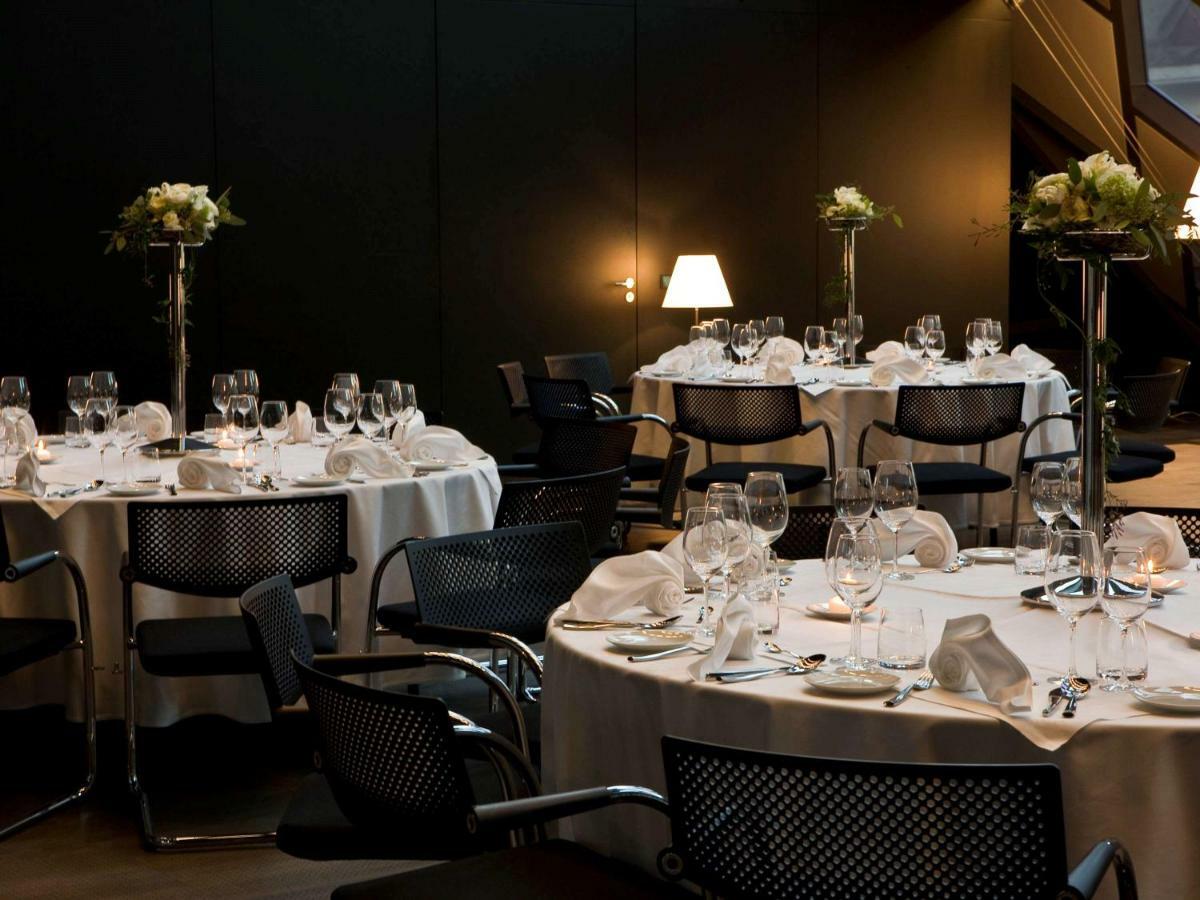 Hotel So/ Vienna Esterno foto The interior of the restaurant